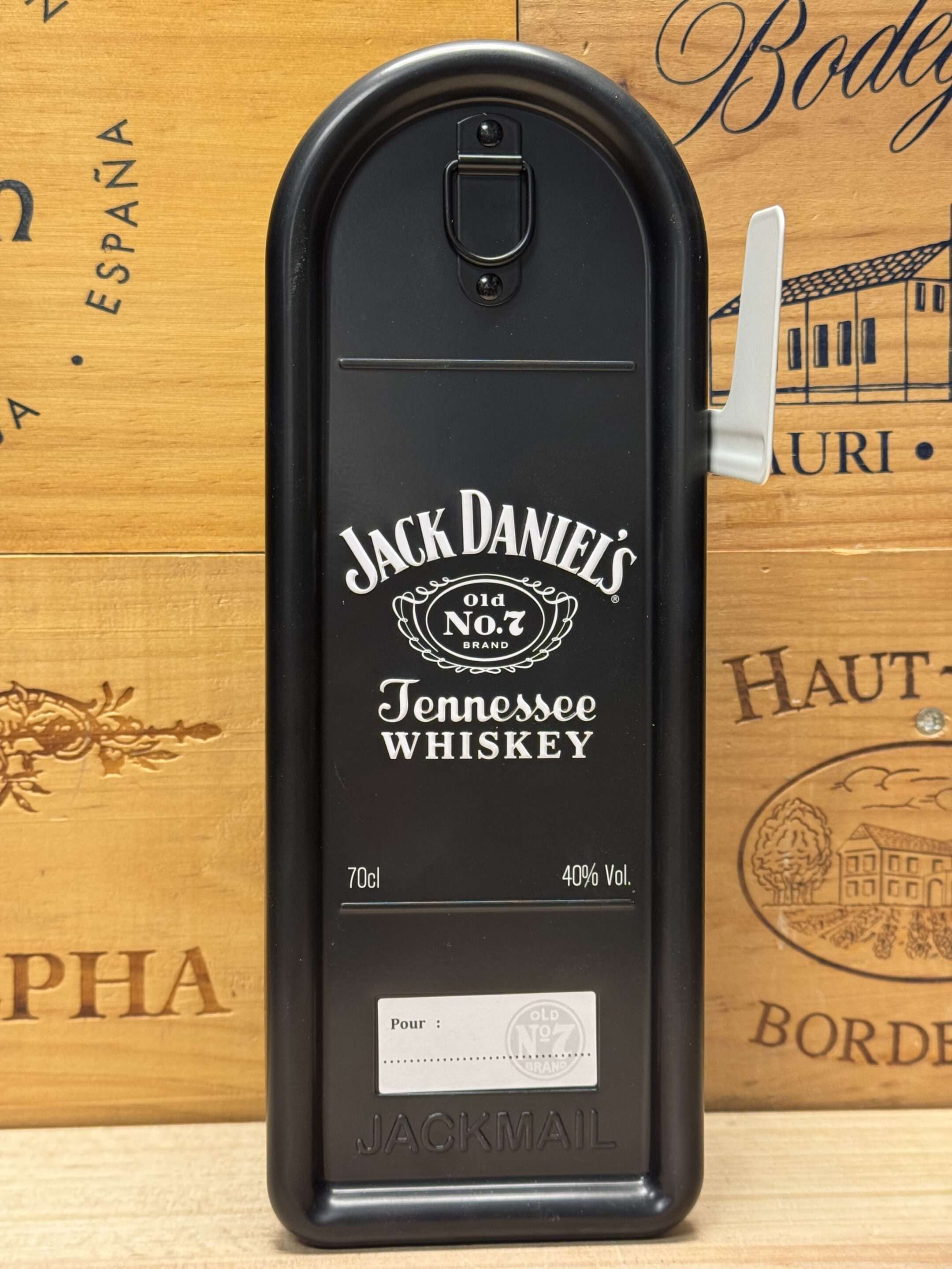 Jack Daniel’s Old No.7 in blikken mailbox geschenkverpakking – luxe metalen doos met klassieke whiskey, stoer en origineel cadeau.