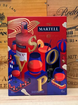 Martell VSOP cognac geschenkverpakking met fles en twee luxe glazen in elegante doos.