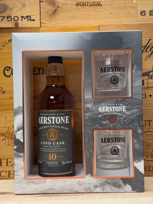 Aerstone 10 Year Old Land Cask geschenkverpakking met fles en twee luxe whiskyglazen in donkere doos.