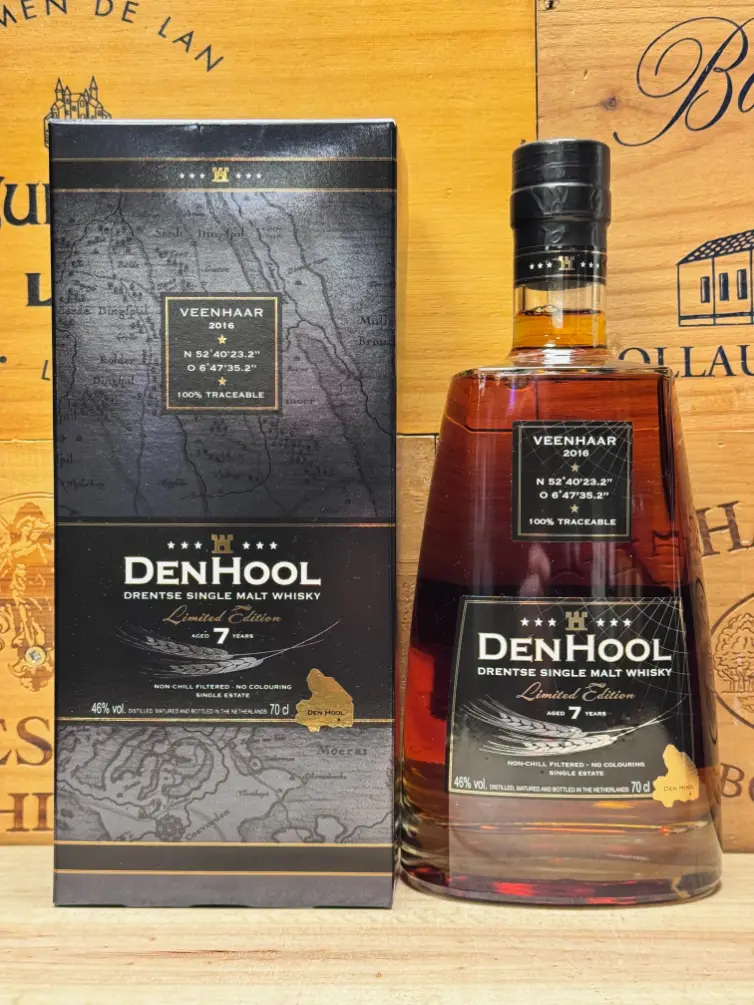 Fles Den Hool Veenhaar 2016 7 jaar Drentse single malt whisky gebotteld in 2023.