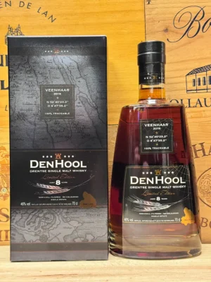 Fles Den Hool Veenhaar 2016 8 jaar Drentse single malt whisky gebotteld in 2024.