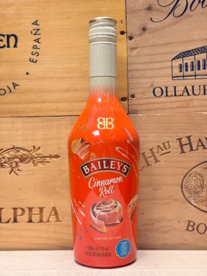 Fles Baileys Cinnamon Roll romige roomlikeur met kaneel- en vanilletonen.