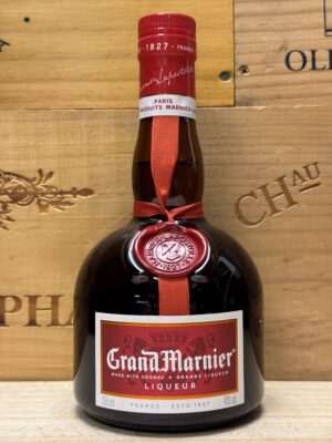 Fles Grand Marnier Rouge klassieke Franse sinaasappellikeur.