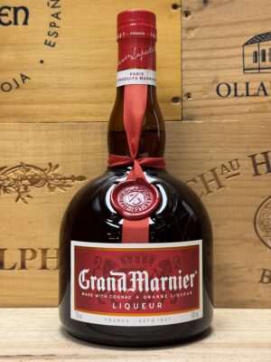 Fles Grand Marnier Rouge klassieke Franse sinaasappellikeur.
