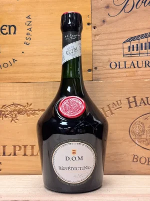 Fles DOM Bénédictine klassieke Franse kruidenlikeur.