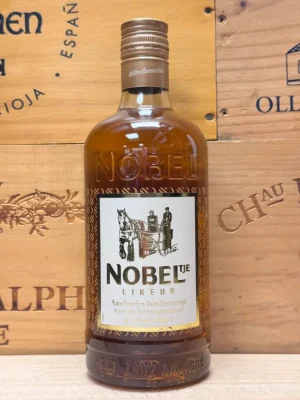 Fles Nobeltje traditionele Nederlandse likeur uit Ameland.