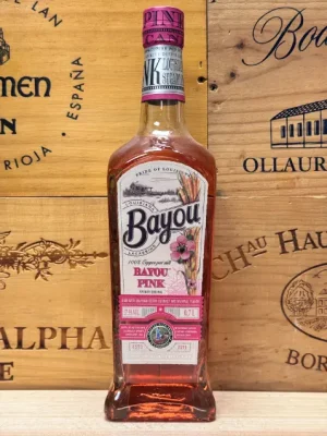 Fles Banyou Pink fruitige rum met mayhaw bessen.