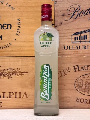 Fles Berentzen Sauer Apfel frisse appel likeur met zure smaak.