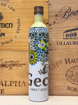 Fles Gecko Sweet Rice Liqueur zachte likeur met romige rijsttonen.