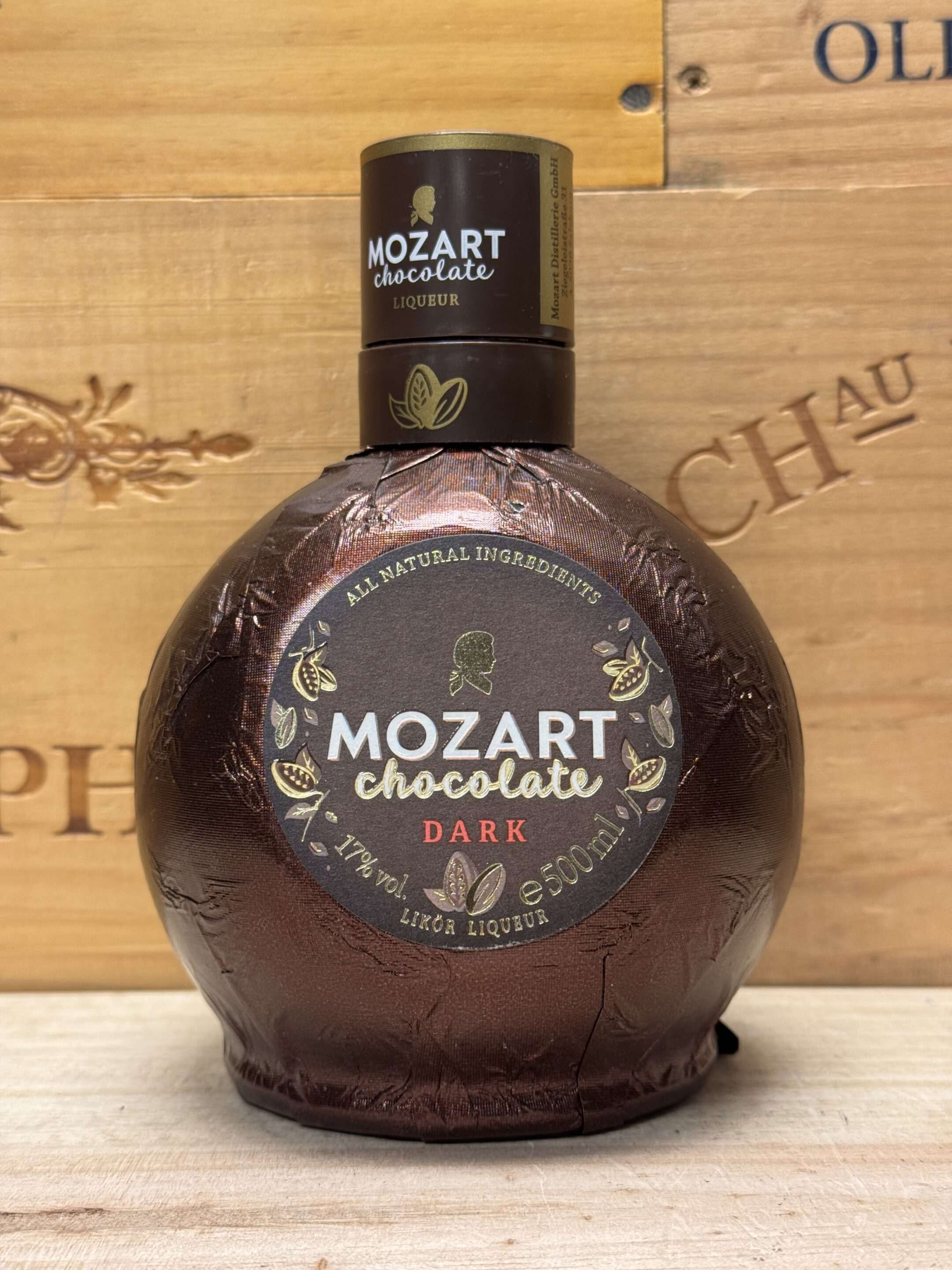 Fles Mozart Chocolate Dark intense pure chocoladelikeur.