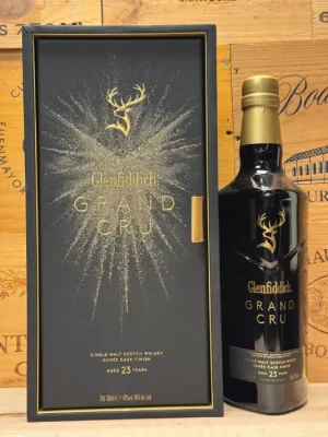 Fles Glenfiddich Grand Cru 23 Jaar Speyside single malt whisky met cuvéevatfinish.