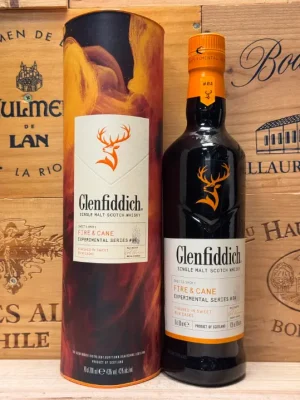 Fles Glenfiddich Fire & Cane #04 Speyside single malt met rumvatfinish.