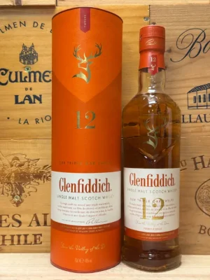 Fles Glenfiddich 12 Jaar Triple Oak Speyside single malt Scotch whisky.