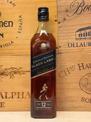 Fles Johnnie Walker Black Label blended Scotch whisky.