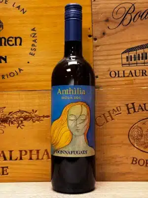 Fles Donnafugata Anthìlia Siciliaanse witte wijn met Lucido Catarratto druiven.